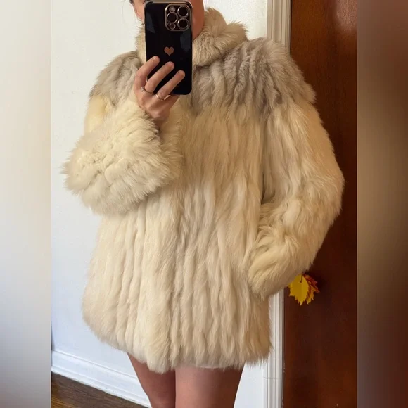 Elegant White and Gray Saga Fox Fur Coat jacket - Picture 7 of 17